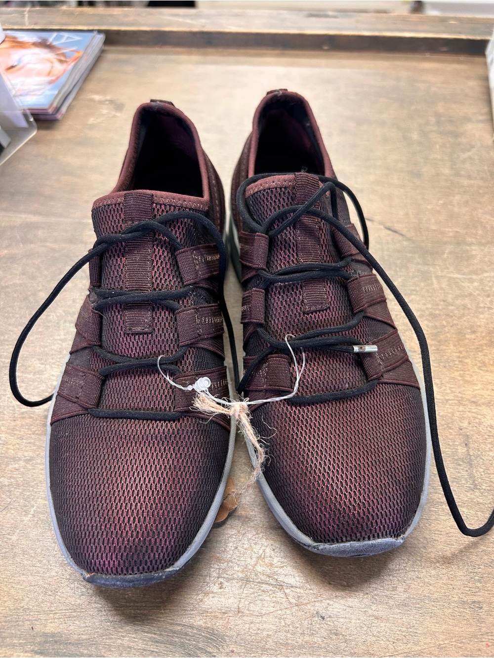 Easy Spirit Women’s Burgundy Mesh Walking Sneakers Lace Up Comfort Shoes Size 6